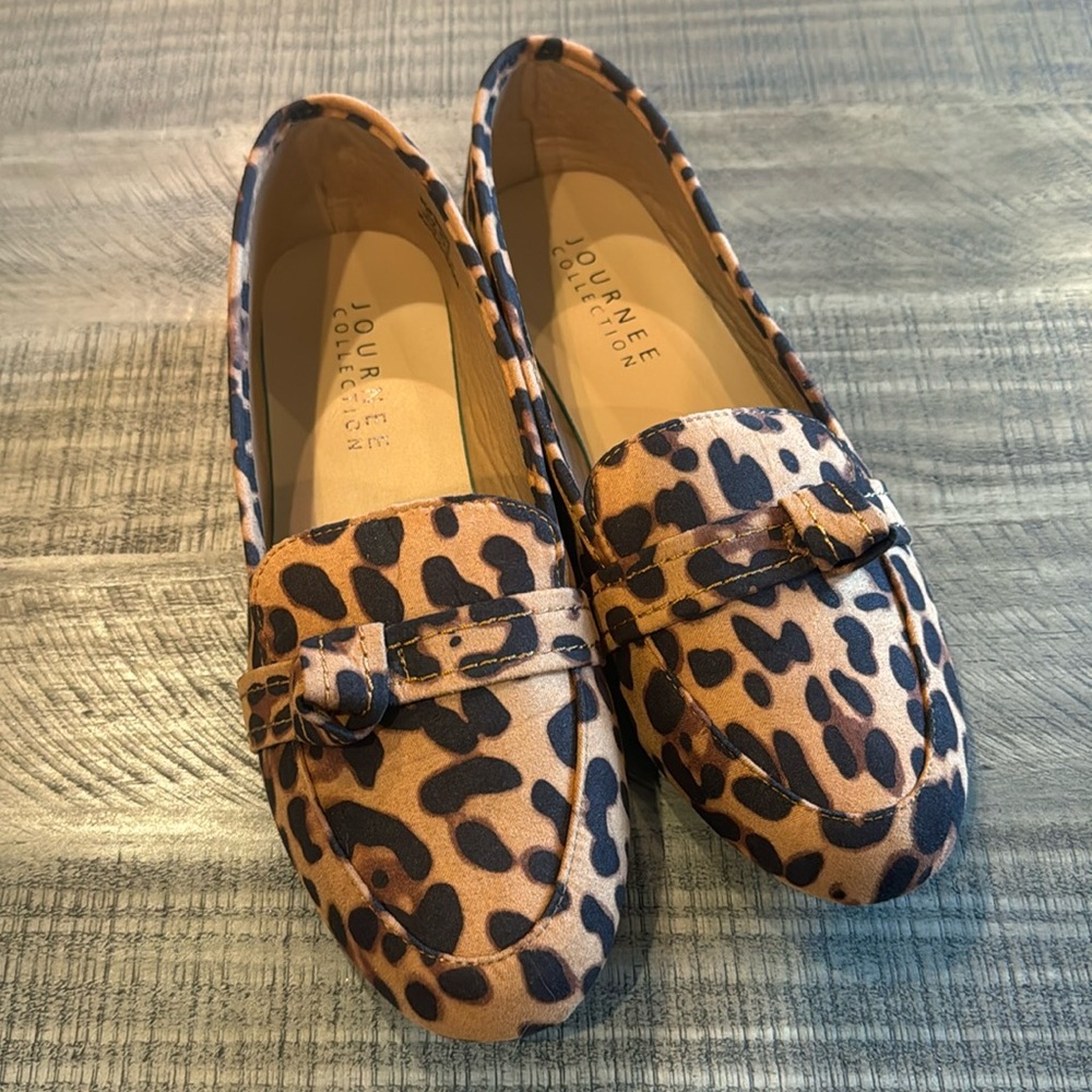 Journee Collection leopard Marci Loafer- size 9